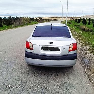 212 avtomobil: Kia Rio: 1.5 l | 2006 il Sedan — 8