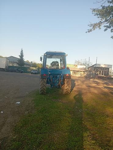 dizel generatorlar: Məhsul: Belarus markalı təkərli traktor Xüsusiyyətlər: - Korpus: mavi — 5