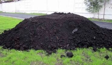Bu kompost yığını bağçılıq və kənd təsərrüfatı üçün uyğun, zəngin və