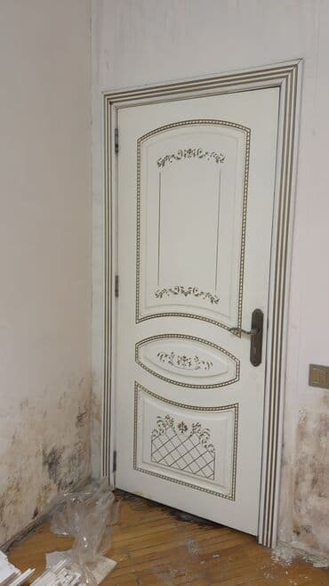 otaq qapiları: Məhsul: Otaq qapısı - Rəng: krem/ivori, qızılı naxış və bordürlərlə - — 3