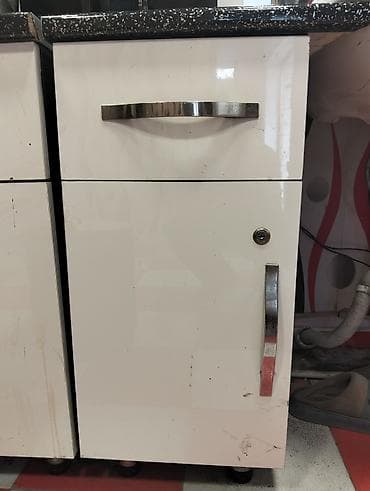 tibbi avadanliqlar az: ENDİRİM OLACAQ ✅✅Salon üçün yuyucu lavabolu iş stolu və güzgü dəsti - — 4