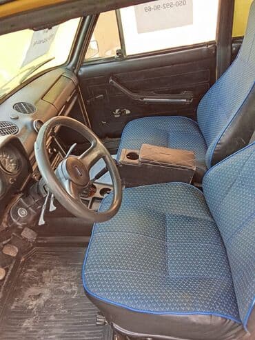 запчасти на двигатель москвич 412: VAZ 2106 sedan Xüsusiyyətlər: - Ban: 4 qapılı sedan, sarı rəng - — 2