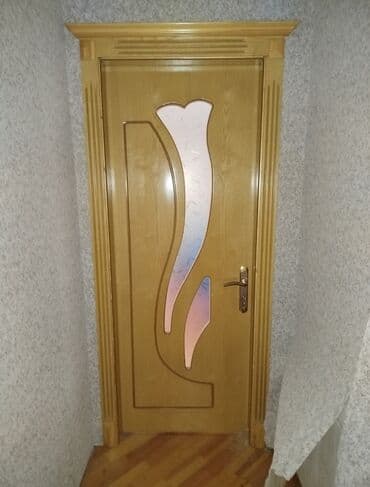 Taxta interyer qapısı - Material: təbii ağac finişli, açıq qəhvəyi