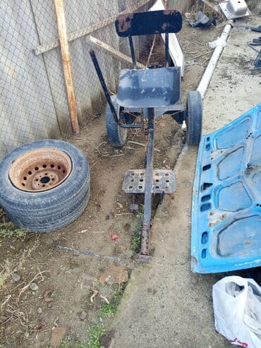 Moto blok oturacaq pirsepi var pirsepi yenib qalxır arxası da qoşqu