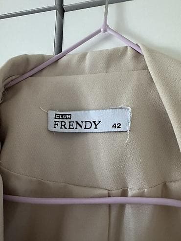 pencekler: Qadın bej blazer, yeni — 2