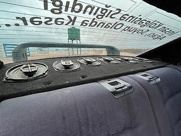 opel vektra 1998: BMW 3 series: 1.8 l | 1995 il Sedan — 5