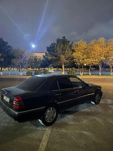 moto mator: Mercedes-Benz C 200: 2 l | Sedan — 3
