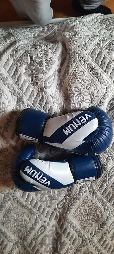 Книги и журналы: Döyüş növləri üçün komplekt (Adidas kaska + Venum əlcək və — 4