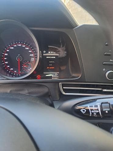 Салон: Hyundai sedan – salon - Sükan: çoxfunksiyalı, idarəetmə düymələri ilə — 6
