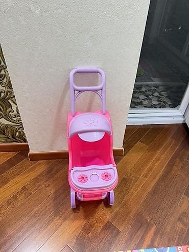 uşaqlar ucun plastik sankalar: Uşaq üçün plastik oyuncaq beşik-araba (kolyaska). - Rəng — 1
