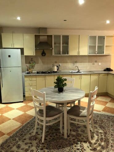 сдается квартира в баку: Bayilda 2 mertebeli binanın 2-ci mərtəbəsində yerləşən ümumi sahəsi — 7