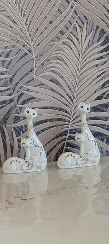 yeni il qutuları: Fiqur, Keramika, rəng - Ağ — 1