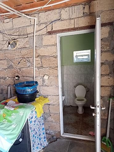 sekide ucuz kiraye evler: 4 otaqlı mənzil 140кв - Geniş və işıqlı zal: divarları açıq yaşıl — 10
