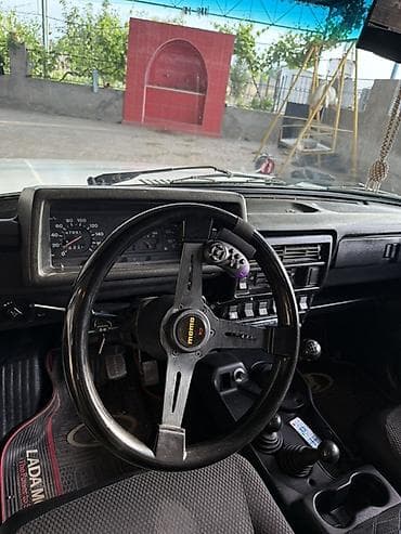opel vectra b: LADA Niva 4x4, ağ rəngli, 3 qapılı off-road SUV. Xüsusiyyətlər və — 9