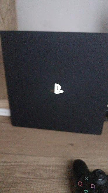 PlayStation 4 Pro oyun konsolu - Model: PS4 Pro (3 qatlı korpus