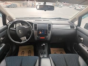 dört goz: Nissan Tiida hatchback - Kuzov: 5 qapılı hatchback, tünd — 3