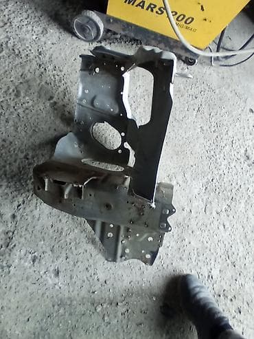 ehtiyat hisseleri telefon: Məhsul: Avtomobil üçün ön panel dayaq/daxili spar hissəsi (metaldan) — 1