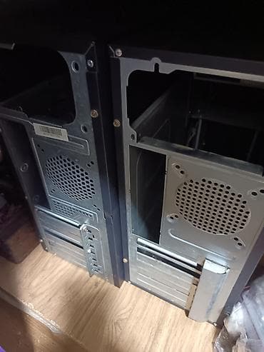 Masaüstü kompüter korpusları (2 ədəd) üzərində 220vat psu və dvd cd