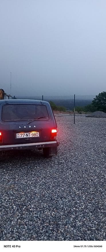 niva wuweleri: LADA Niva 4x4 (VAZ 2121) - Nömrə: 77-NT-980 - Kuzov: 3 qapılı — 4