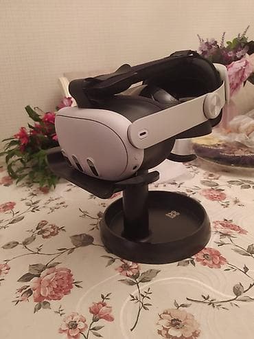 ucuz iphoneler: Meta Quest 3 VR eynəyi + stend - All‑in‑one VR qulaqlıq: ön paneldə — 1