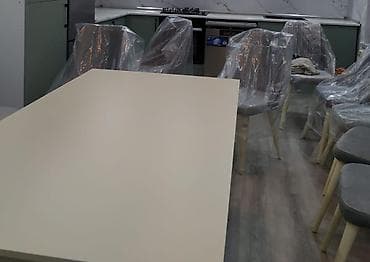 Masa desti 300 azn. Teze kimidir. Masa acilmir, 6 stulu var. Unvan