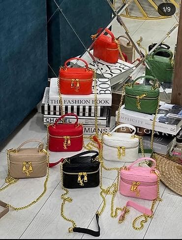 Çiyin çantası, Michael Kors