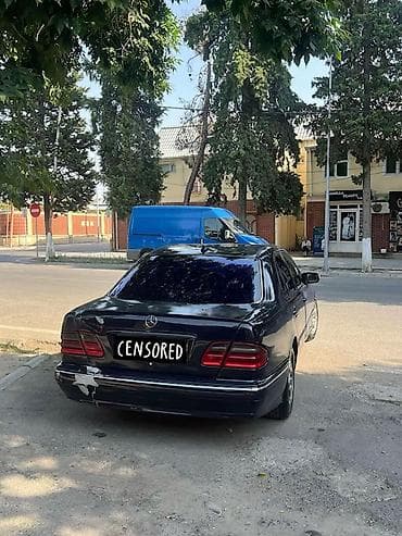 bmw e60 m: Mercedes-Benz 220: 2.2 l | 2000 il Sedan — 2