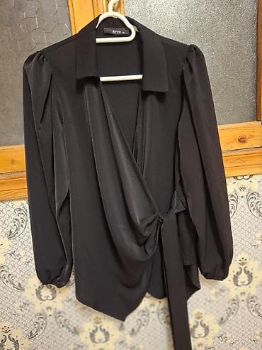 Şəxsi əşyalar: 40 razmer qara qadın bluzu - Model: kəsişən (wrap) dizayn, V-oynaq — 3