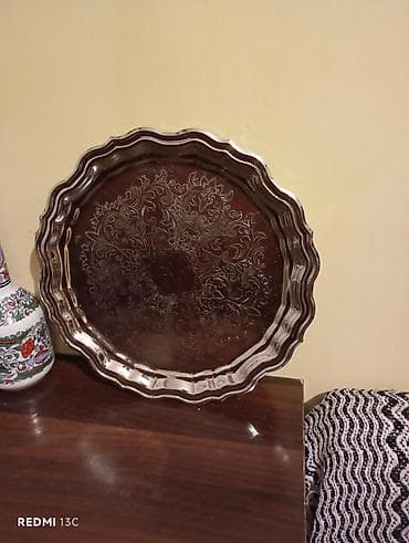 Gümüş rəngli metal servis sinisi diametr 36sm - Forma: dairəvi — 1