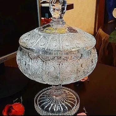 ag yolka: Tom boyuk ölcude konfet qabilar. hundurluk 31 sm. 1 ededi 155 azn — 2