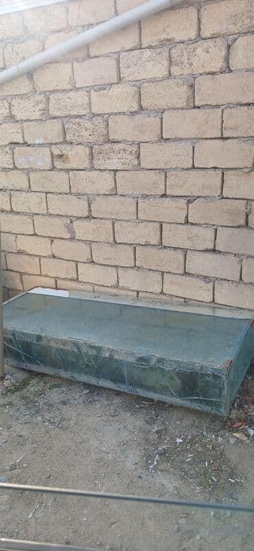 şuşə vitrinlər: Şüşə vitrin/qutu - Material: qalın temperli şüşə panellər - Forma — 3