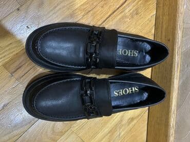 Qara rəngli loafer ayaqqabı
