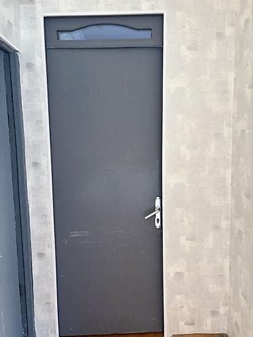 Razilaşma ilə Daxili otaq qapısı – boz rəngli, sadə dizayn. -