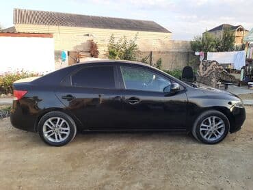 turbo az hyundai i30 dizel: Kia Cerato: 1.6 l | 2010 il Sedan — 4