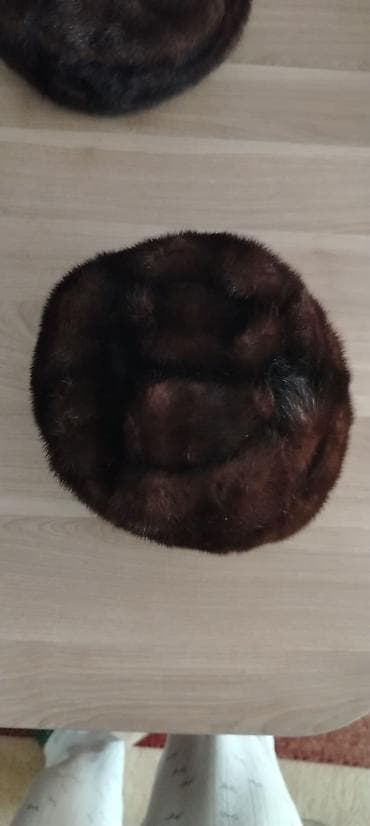 paltolar: Qış üçün kürk papaq - Material: tünd qəhvəyi rəngli, yumşaq kürk (üst — 1