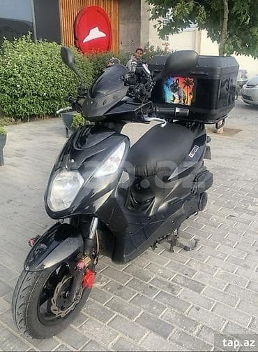 Qara rəngli şəhər/skuter Xüsusiyyətlər: - Avtomatik transmissiya