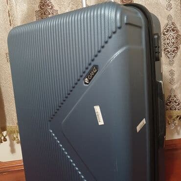 İdman formaları: Sərnişin çamadanı – CANZ markası, iri ölçü. Xüsusiyyətlər: - Rəng — 4