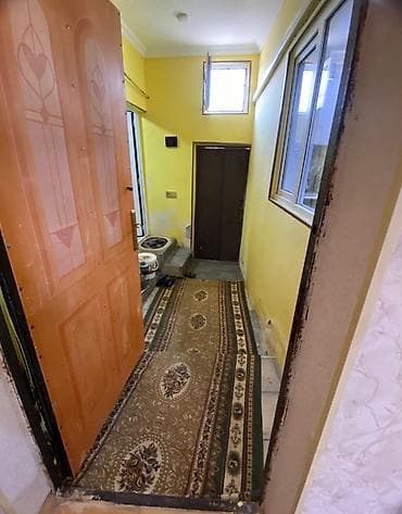 şirvan ev: Koroğlu metrosuna 7,8 dəqiqəlik məsafədə əsas yola yaxın 5,6 dəqiqəlik — 5