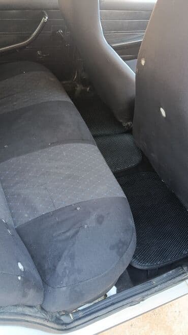 xirdalan heyet evi type 1: VAZ 2107, ağ rəng, sedan kuzov. - Xarici görünüş: ağ boya, xromlu ön — 14