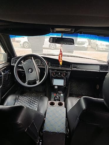 opel astra hecbek 2000: Mercedes-Benz 190: 2 l | 1989 il Sedan — 1