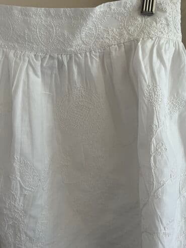 məktəbli çantaları 2021: Zara Ağ rəngli, qısa ətək naxışlı tezedir — 14