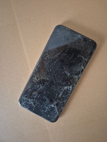 экран: Məhsul: iPhone 11 Pro (3 arxa kamera modullu model) - Korpus — 2