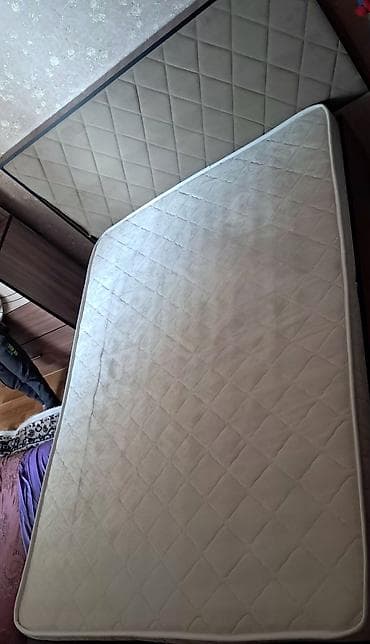 Yataq otağı mebel dəsti Tərkib: - 4 qapılı şkaf – iki orta qapı