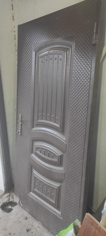 Dəmir giriş qapısı - Material: tam polad konstruksiya, möhkəm metal