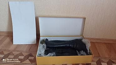 Uzunboğaz, Burberry, Ölçü: 39, rəng - Qara, İşlənmiş