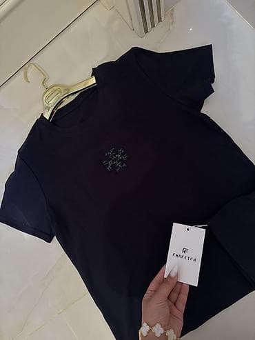 Qadın T‑shirt - Rəng: tünd göy/qara ton - Model: dairəvi yaxalı — 1