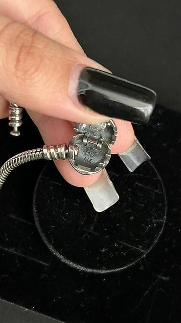 pandora qizil qolbaqlar instagram: Bilərzik, Pandora, Gümüş — 7