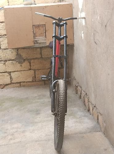 Xüsusi yığılmış uzun vilkali velosiped - Korpus: möhkəm metal karkas