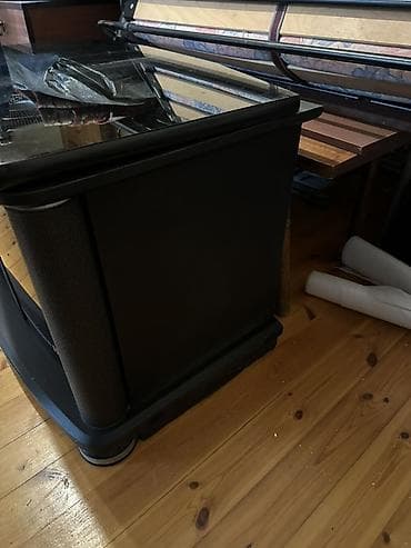 стеклянный стол офисный: Прямой ТВ стенд, Без полок, Стеклянный — 1