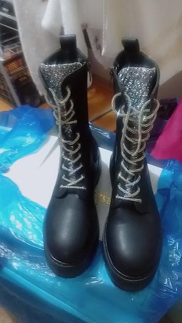 Qadın ayaqqabıları seti 1) Qış çəkmələri - Rəng: qara - Material